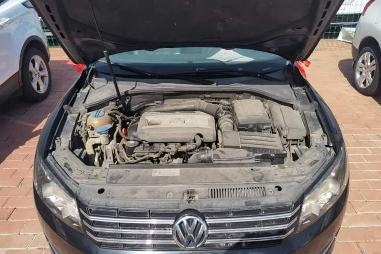Used Volkswagen Passat 2013 1.8TSI DSG Prestige Edition Engine Bay