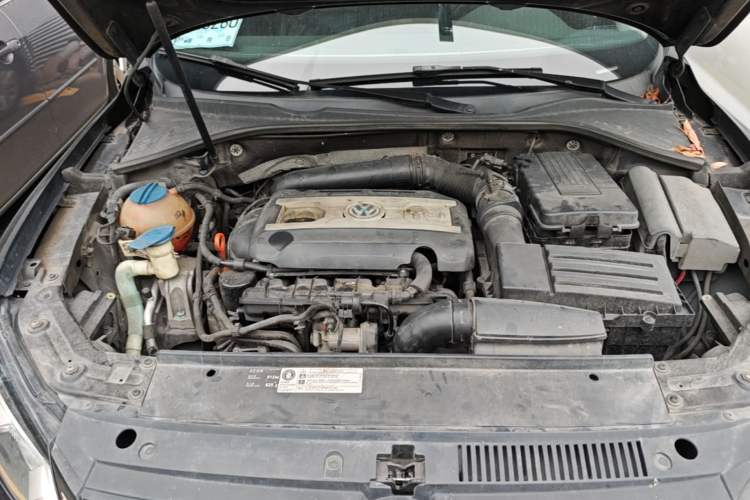 Used Volkswagen Passat 2013 1.8TSI DSG Prestige Edition Engine Bay