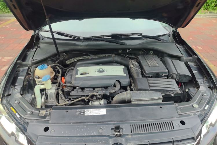 Used Volkswagen Passat 2013 1.8TSI DSG Prestige Edition Engine Bay