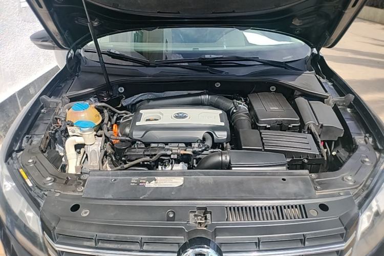 Used Volkswagen Passat 2013 1.8TSI DSG Prestige Edition Engine Bay