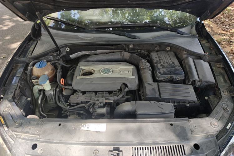 Used Volkswagen Passat 2013 1.8TSI DSG Prestige Edition Engine Bay