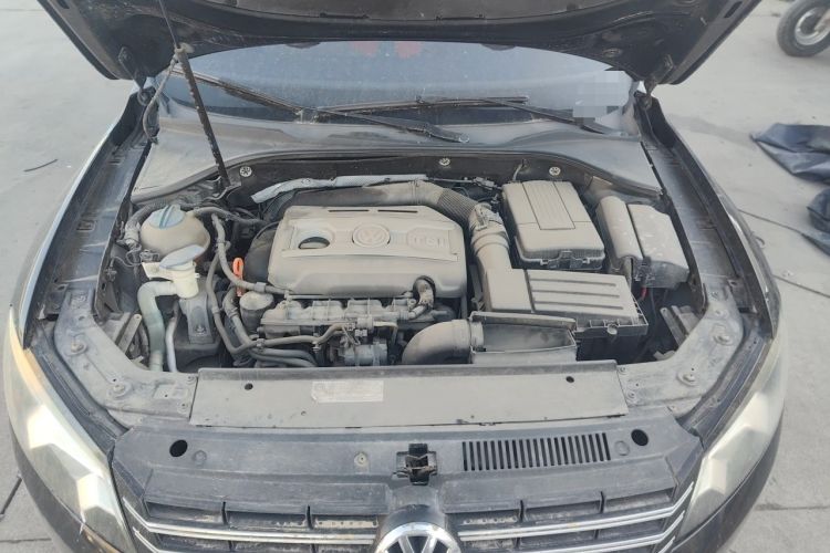 Used Volkswagen Passat 2013 1.8TSI DSG Prestige Edition Engine Bay