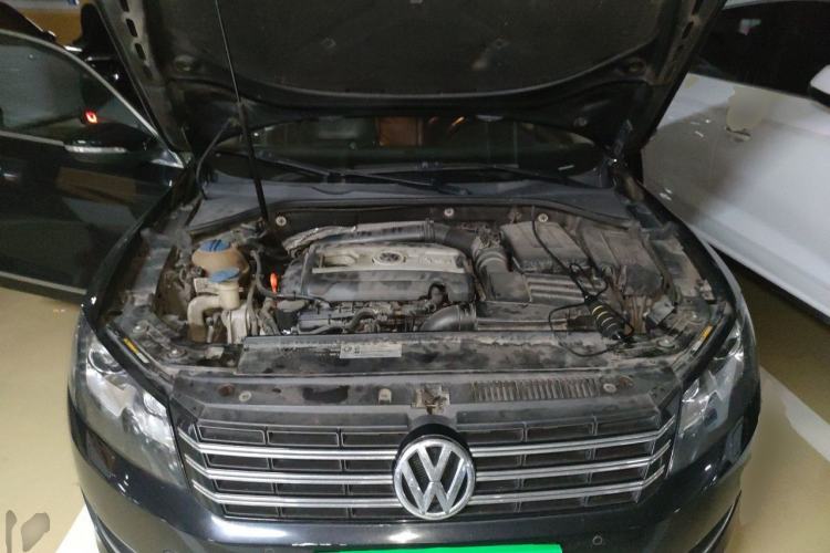 Used Volkswagen Passat 2013 1.8TSI DSG Prestige Edition Engine Bay