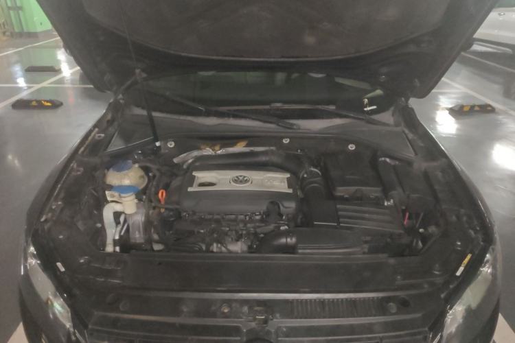 Used Volkswagen Passat 2013 1.8TSI DSG Ultimate Edition Engine Bay