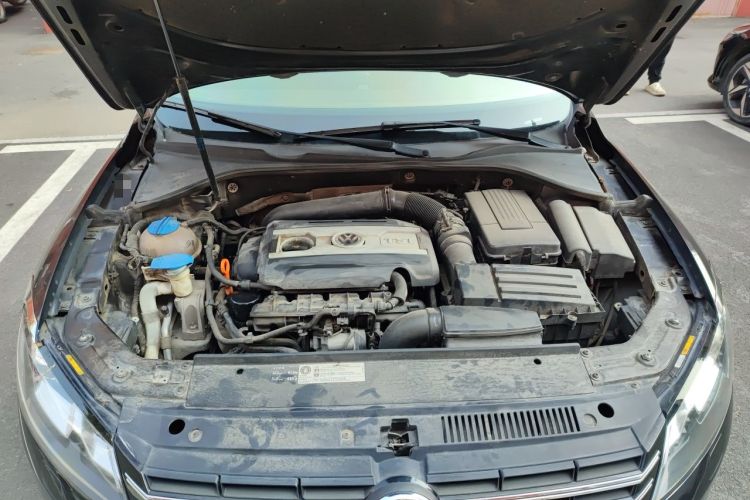 Used Volkswagen Passat 2013 2.0 TSI DSG Ultimate Edition Engine Bay