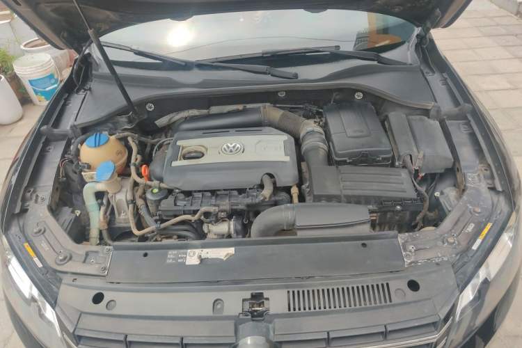 Used Volkswagen Passat 2013 1.8TSI DSG Prestige Edition Engine Bay