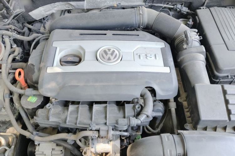 Used Volkswagen Passat 2013 1.8TSI DSG Prestige Edition Engine Bay