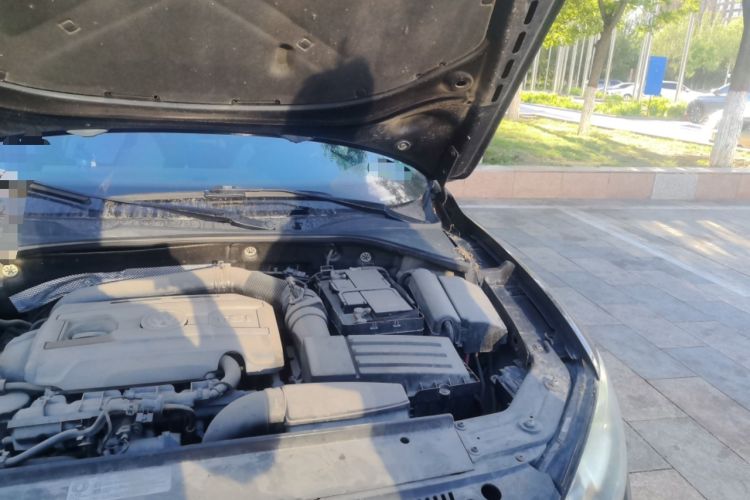 Used Volkswagen Passat 2013 1.8TSI DSG Ultimate Edition Engine Bay Left