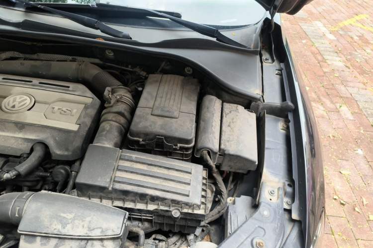 Used Volkswagen Passat 2013 1.8TSI DSG Ultimate Edition Engine Bay Left