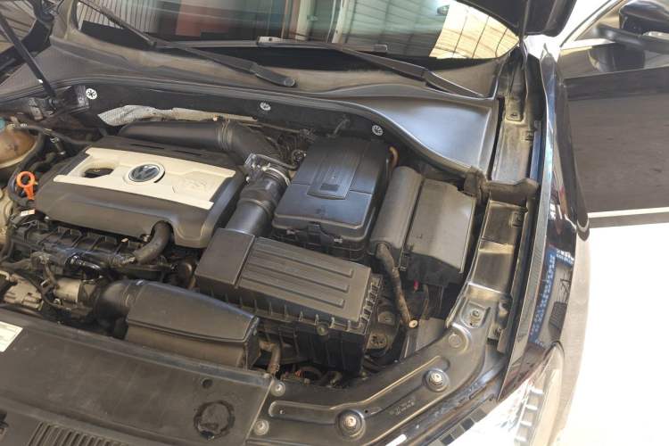 Used Volkswagen Passat 2013 2.0 TSI DSG Ultimate Edition Engine Bay Left