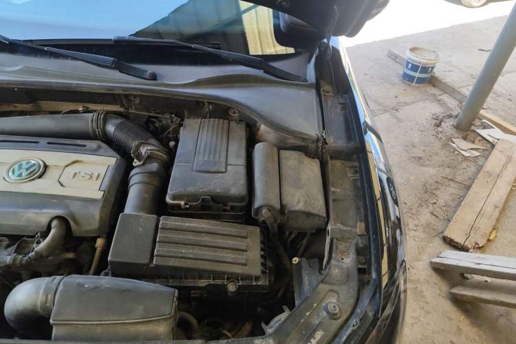 Used Volkswagen Passat 2013 1.8TSI DSG Prestige Edition Engine Bay Left