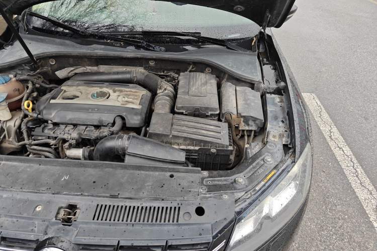 Used Volkswagen Passat 2013 1.8TSI DSG Prestige Edition Engine Bay Left