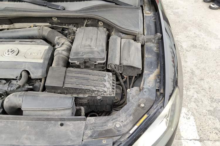 Used Volkswagen Passat 2013 2.0 TSI DSG Prestige Edition Engine Bay Left
