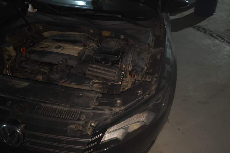 Used Volkswagen Passat 2013 1.8TSI DSG Prestige Edition Engine Bay Left