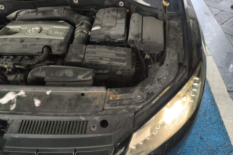Used Volkswagen Passat 2013 1.8TSI DSG Prestige Edition Engine Bay Left