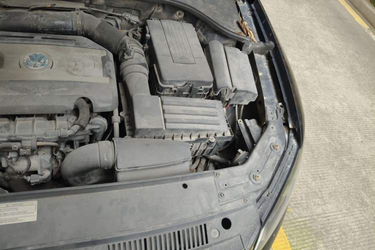 Used Volkswagen Passat 2013 1.8TSI DSG Prestige Edition Engine Bay Left