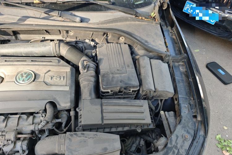 Used Volkswagen Passat 2013 1.8TSI DSG Prestige Edition Engine Bay Left
