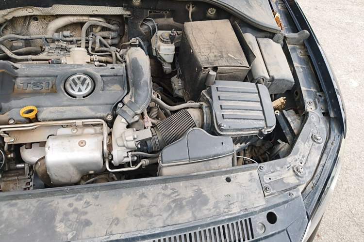 Used Volkswagen Passat 2013 1.4TSI Manual Prestige Edition Engine Bay Left