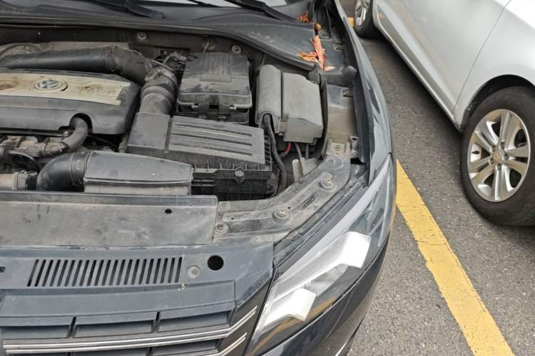 Used Volkswagen Passat 2013 1.8TSI DSG Prestige Edition Engine Bay Left