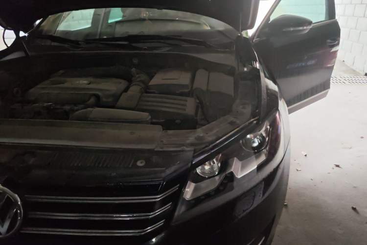 Used Volkswagen Passat 2013 1.8TSI DSG Prestige Edition Engine Bay Left