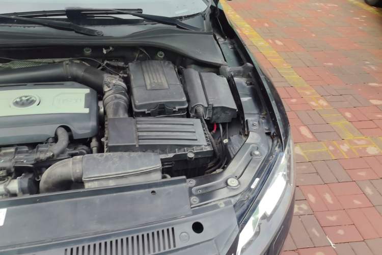 Used Volkswagen Passat 2013 1.8TSI DSG Prestige Edition Engine Bay Left