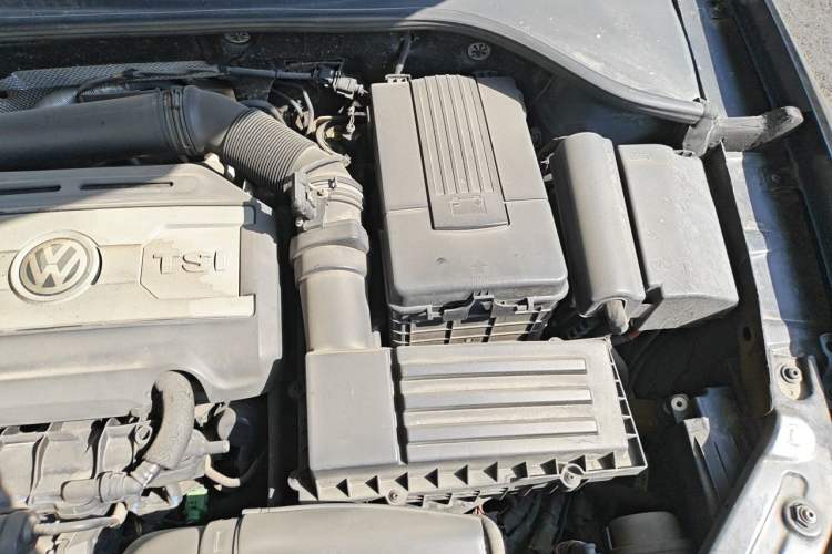 Used Volkswagen Passat 2013 2.0 TSI DSG Prestige Edition Engine Bay Left