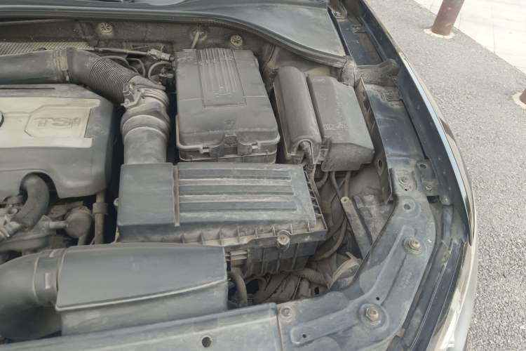 Used Volkswagen Passat 2013 1.8TSI DSG Prestige Edition Engine Bay Left