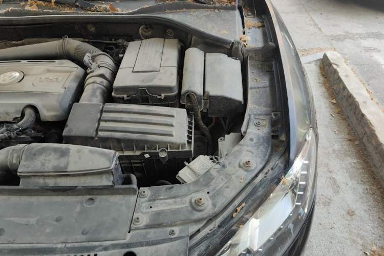 Used Volkswagen Passat 2013 1.8TSI DSG Prestige Edition Engine Bay Left