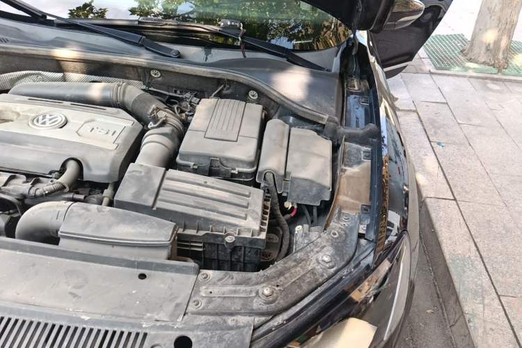 Used Volkswagen Passat 2013 1.8TSI DSG Prestige Edition Engine Bay Left