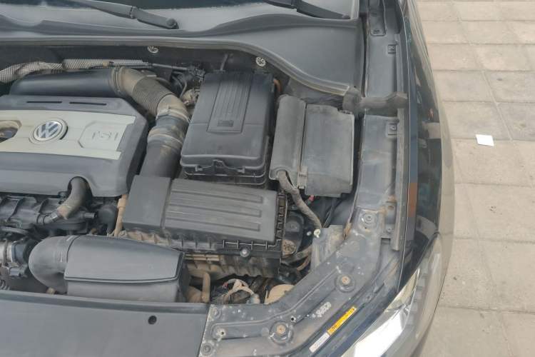 Used Volkswagen Passat 2013 1.8TSI DSG Prestige Edition Engine Bay Left