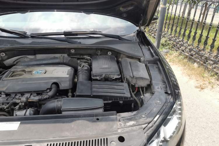 Used Volkswagen Passat 2013 1.8TSI DSG Prestige Edition Engine Bay Left
