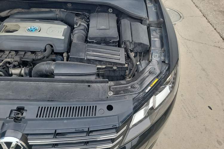 Used Volkswagen Passat 2013 1.8TSI DSG Prestige Edition Engine Bay Left