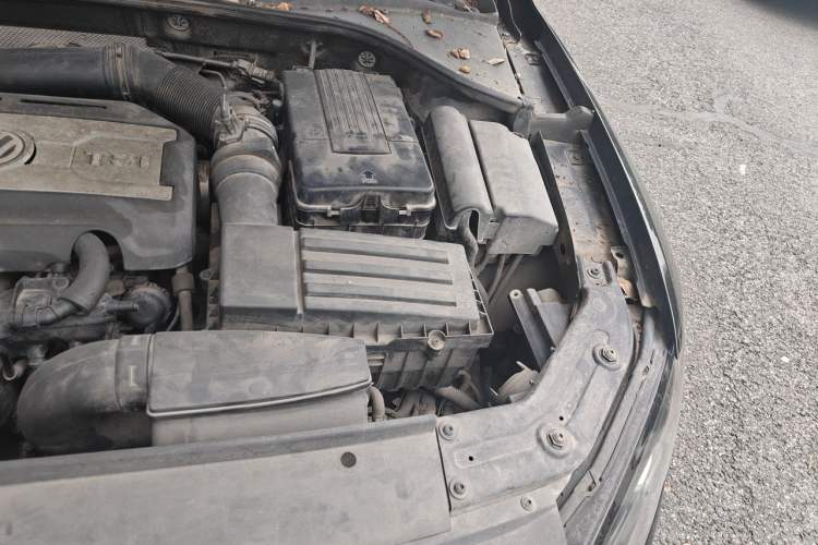 Used Volkswagen Passat 2013 1.8TSI DSG Prestige Edition Engine Bay Left