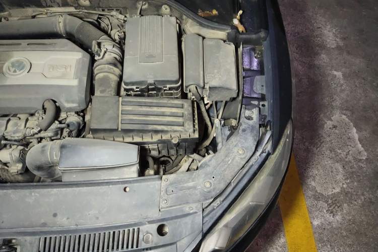 Used Volkswagen Passat 2013 1.8TSI DSG Prestige Edition Engine Bay Left