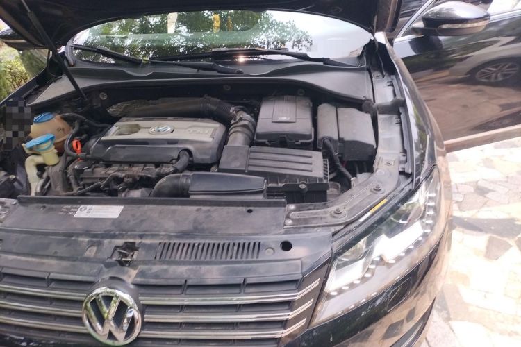 Used Volkswagen Passat 2013 1.8TSI DSG Prestige Edition Engine Bay Left