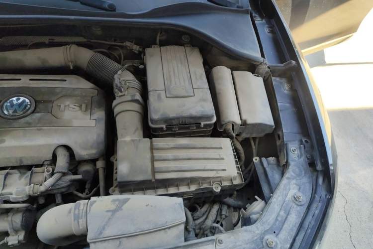 Used Volkswagen Passat 2013 1.8TSI DSG Prestige Edition Engine Bay Left