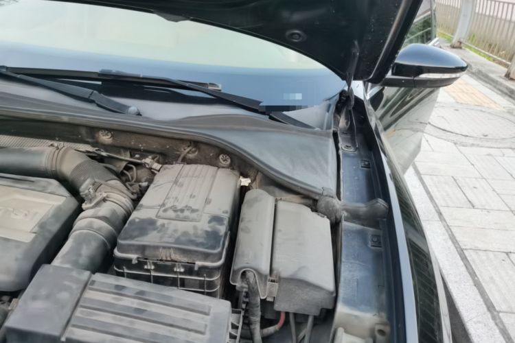 Used Volkswagen Passat 2013 1.8TSI DSG Ultimate Edition Engine Bay Left