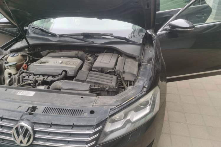 Used Volkswagen Passat 2013 1.8TSI DSG Prestige Edition Engine Bay Left