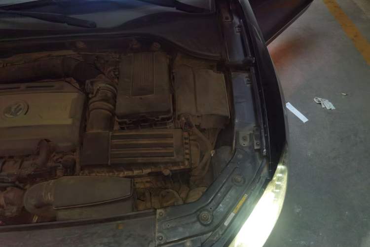 Used Volkswagen Passat 2013 1.8TSI DSG Prestige Edition Engine Bay Left