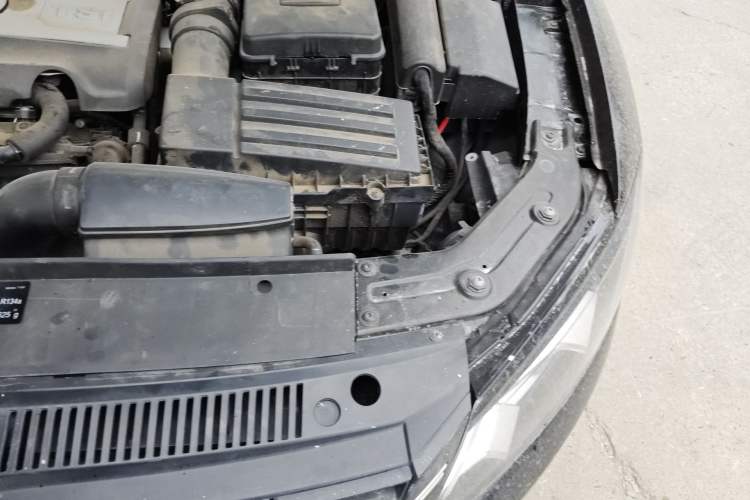Used Volkswagen Passat 2013 1.8TSI DSG Prestige Edition Engine Bay Left