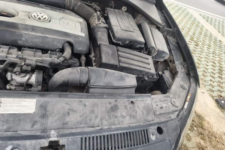 Used Volkswagen Passat 2013 1.8TSI DSG Ultimate Edition Engine Bay Left