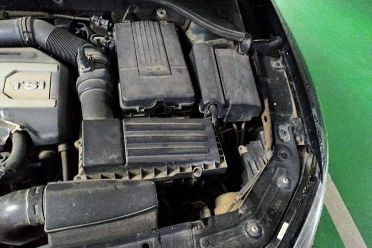 Used Volkswagen Passat 2013 1.8TSI DSG Prestige Edition Engine Bay Left