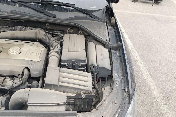Used Volkswagen Passat 2013 1.8TSI DSG Prestige Edition Engine Bay Left