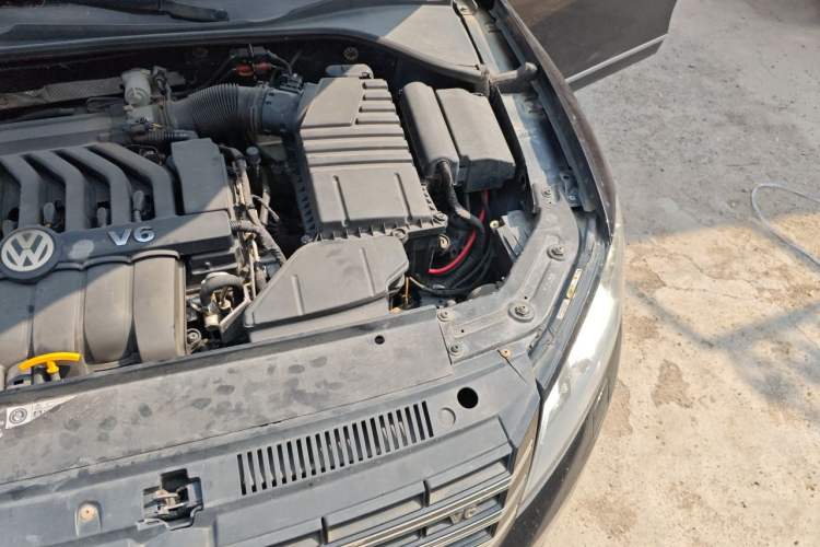 Used Volkswagen Passat 2013 3.0L V6 DSG Flagship Deluxe Edition Engine Bay Left