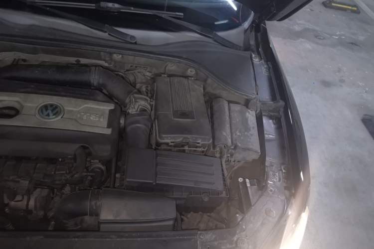 Used Volkswagen Passat 2013 1.8TSI DSG Prestige Edition Engine Bay Left