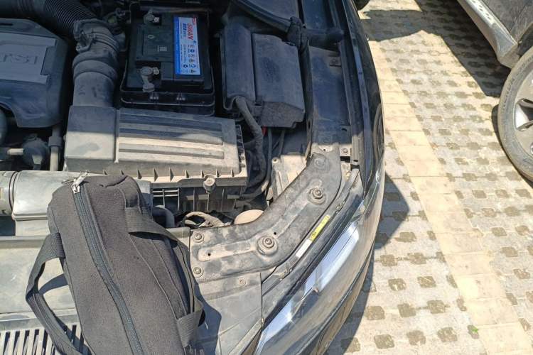 Used Volkswagen Passat 2013 1.8TSI DSG Prestige Edition Engine Bay Left