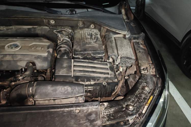 Used Volkswagen Passat 2013 1.8TSI DSG Prestige Edition Engine Bay Left