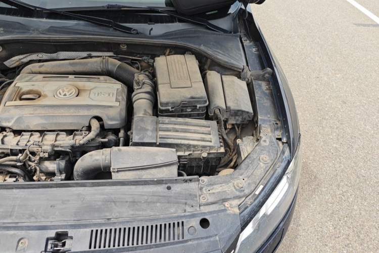 Used Volkswagen Passat 2013 1.8TSI DSG Prestige Edition Engine Bay Left