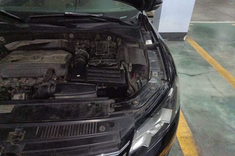 Used Volkswagen Passat 2013 1.8TSI DSG Prestige Edition Engine Bay Left