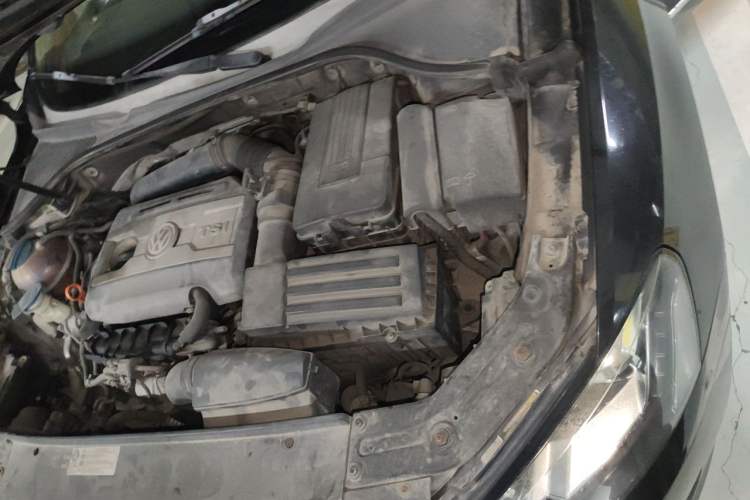 Used Volkswagen Passat 2013 1.8TSI DSG Prestige Edition Engine Bay Left